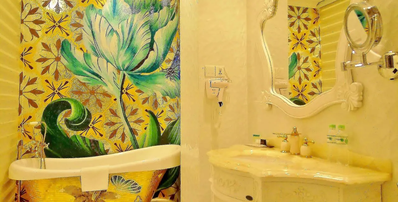 Tuong VI Hotel Saigon Хошимин
